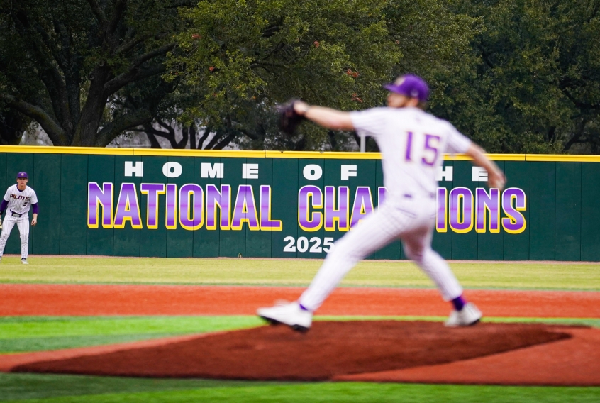 Image via Jonathan Plaza